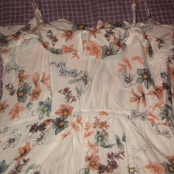 Floral Romper - Picture 7 of 7